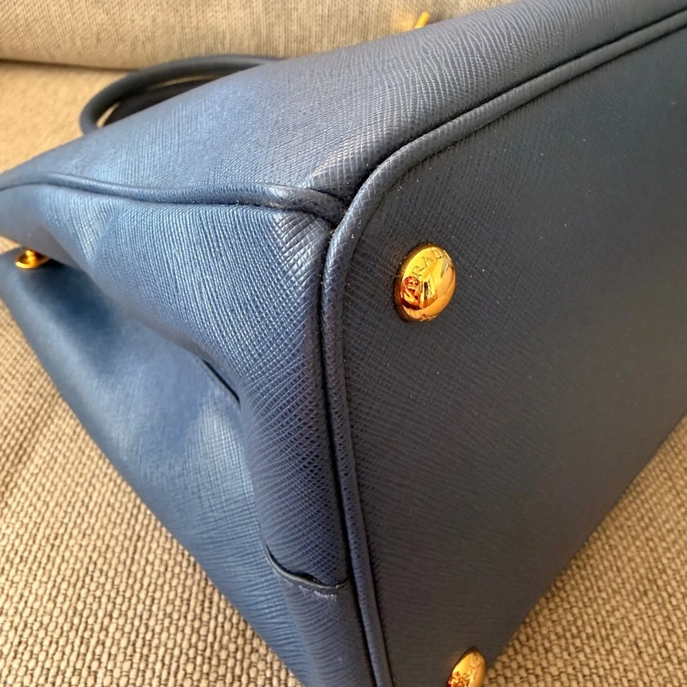 Prada Galleria Blue Saffiano Lux Tote - Excellent Condition - Picture 7 of 10